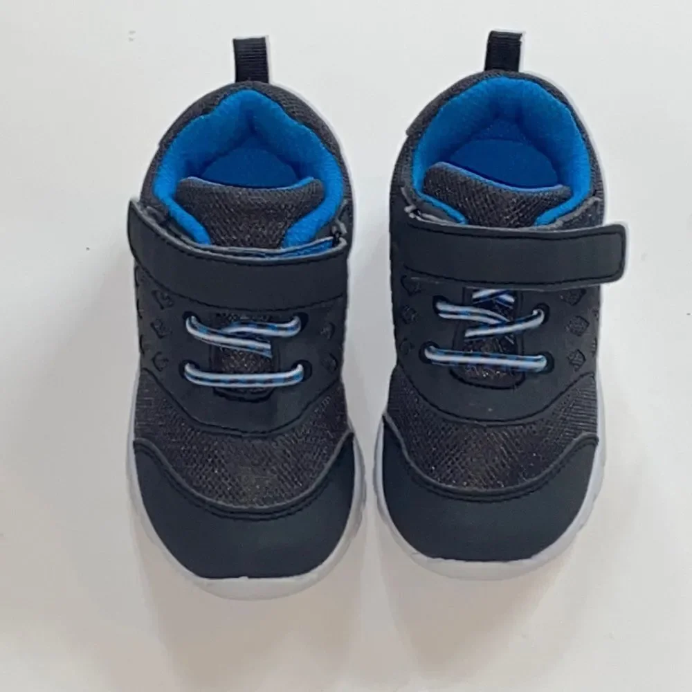 10/$50 Koala Kids Boy Gray & Blue Shoes Size 7